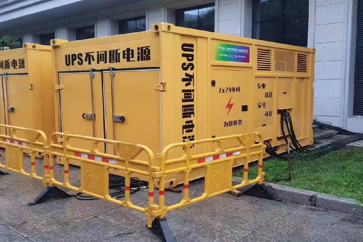 崖城镇发电机租赁施工现场
